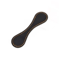Dettaglio segnalibro magnetico in pelle con vivaci cuciture a contrasto arancioni - Nero (7111)