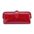 Beauty case rosso in pelle cerata con chiusura a scatto e cuciture a contrasto bianche - Rosso