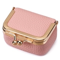 Pochette à bijoux en cuir rose grainé avec fermoir vintage en métal doré - Rose