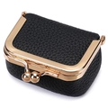 Porte-monnaie classique en cuir noir texturé litchi avec fermoir doré à double perle - Noir