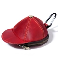 Portamonete in pelle rossa a forma di cappello con cuciture gialle e moschettone nero - Rosso