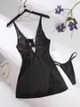 Détail de l'ensemble de lingerie en satin noir avec col en V en dentelle et fente haute - S / Noir