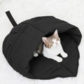 Bladvormig kattenbed in zwart met een zacht en comfortabel halfgesloten nest ontwerp - Zwart