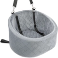 Dettaglio seggiolino auto per animali grigio con cuciture a rombi e cinghie di sicurezza - 53x46x32cm / Grigio