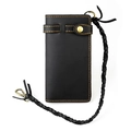 Detalle de billetera de cuero negro vintage con costuras en contraste y cadena trenzada - Negro (8237 Negro)