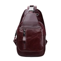 Herren Brusttasche aus weinrotem Leder im Vintage-Stil mit Schnalle und Kopfhöreranschluss - Rotbraun