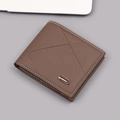 Cartera de hombre en cuero marrón con relieve geométrico y cierre de metal decorativo - Marrón Oscuro
