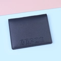 Funda de cuero negro para registro familiar con texto grabado y bordes cosidos - 2 Ranuras para Tarjetas / Negro