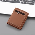 Cartera de cuero marrón para hombre con textura de lichi y detalle de cremallera - Marrón