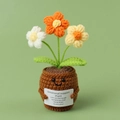 Fiori all'uncinetto fatti a mano con biglietto motivazionale per decorazione - Fiore Soffio Arancione Sfumato (Vaso Cartoon e Biglietto)