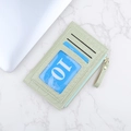 Porte-cartes vert clair à texture crocodile avec fermeture éclair et fenêtre d'identité - Vert