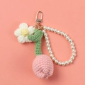 Handgestrickter Tulpen-Schlüsselanhänger mit Perlenkette und silbernem Verschluss für Taschen - Rosa Tulpe + Puffblume - Goldene Schnalle