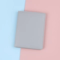 Porta passaporto minimalista in pelle grigio chiaro con protezione RFID e cuciture - Grigio