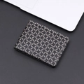 Porte-cartes mince avec motif géométrique d'étoiles noir et gris et coutures contrastées - Style Capacité de Base / Noir