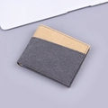 Cartera bifold de lona para hombre en gris oscuro y caqui con diseño minimalista - Estilo de Bloques de Color Gris Oscuro Caqui / Negro