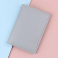 Portapassaporto universale grigio in finta pelle morbida con cuciture e design a due ante - Grigio