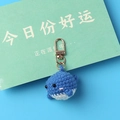 Porte-clés baleine bleue fait main au crochet avec fermoir doré pour décoration - Style Clip Doré / Bleu