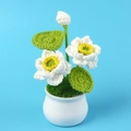 Mini planta de loto de ganchillo hecha a mano con flores blancas y maceta blanca de cerámica - Blanco
