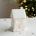 Casetta di Natale in ceramica bianca con bordi dorati e luce LED, decorazione da 15cm - Stile A Casa Grande Con Camino
