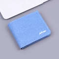Cartera de lona azul claro para hombre con textura detallada y logotipo blanco - Azul
