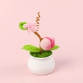 Pianta di pesco all'uncinetto fatta a mano con fiore e vaso in ceramica decorativa - Pianta in Vaso di Pesca-Vaso Bianco