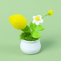Détail de la texture en crochet d'un citronnier artisanal dans un pot en céramique - Plante de Citron en Pot (Simple) - Pot Blanc