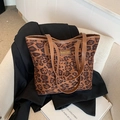 Borsa tote vintage leopardata con manici in pelle marrone ed emblema in metallo - Grande Leopardo Marrone