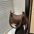 Borsa a tracolla in pelle caffè scuro con manico a nodo e scritte dorate moda - Senza ciondolo / Marrone