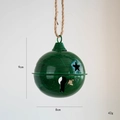 Campanella di Natale da 8cm in metallo verde con stelle intagliate e corda di iuta - Verde