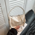 Bolso bandolera de cuero blanco crema con placa de moda y correa de cadena - Blanco