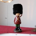 Casse-noisette en résine, uniforme rouge et vert, 19 cm, décoration de table de Noël - Soldat Saluant