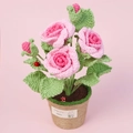 Pot de fleurs de rose rose au crochet fait main avec feuilles vertes et coccinelle - Hauteur 31cm / Rose (Bonne affaire)
