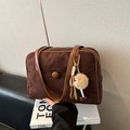 Sac hobo vintage en suédine marron foncé avec boucle et pendentif en peluche - Avec Pendentif / Marron
