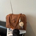Sac fourre-tout vintage en daim marron avec bouton décoratif et charm œil en peluche - Avec Pendentif / Marron