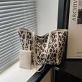 Retro leopard print tote bag set with matching pouch and off-white leather straps - Leopard Print (Off-white Accessories) / Off White