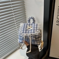 Mini sac à dos à carreaux bleus pour femmes avec bordure en dentelle et nœud papillon - Gingham Blanc Bleu (Style Nœud en Dentelle)