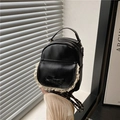 Schwarzer Mini-Rucksack mit Spitze, Schleife und silbernen Kettenriemen im Lolita-Stil - Schwarz