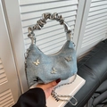 Blaue Denim Hobo-Tasche mit silbernen Schmetterlingen und Metallic-Griff - Hellblau