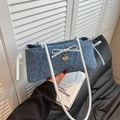 Bolso de hombro leopardo azul con lazo blanco y colgante de corazón dorado - Leopardo Azul