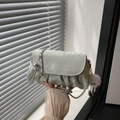 Fashionable mint green pleated crossbody bag with silver chain and plush charm pendant - Green (With Pendant)
