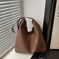 Braune geflochtene Tragetasche im Hobo-Stil, große Kapazität für Büro und Freizeit - Kaffeebraun