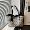 Large beige tote bag with black monogram print and a gold letter R pendant charm - Black