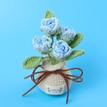 Detail of handmade crochet blue roses in a beige pot with HandMade leather label - Small / Gradient Blue