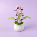 Muguet fait main au crochet en pot de céramique blanche avec fleurs violettes élégantes - Violet