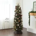 Beleuchteter 180cm Bleistift-Weihnachtsbaum mit warmen LEDs und braunem Weidenbaum-Rock - 180cm Dekorierter Baum (Inkl. Ornaments+Zaun+230 LEDs)