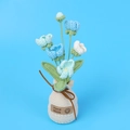 Handgefertigte gehäkelte blaue Blumen im Topf mit Blättern und Hand Made Lederetikett - Blaue Primel Im Topf (Garnvasenbasis)