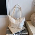 Borsa tote in pelle bianco crema con motivi a farfalla gialla e strass brillanti - Bianco