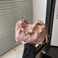 Rosa Beuteltasche mit Kordelzug, bernsteinfarbenem Perlengriff und Umhängeriemen - Rosa