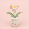 Handgefertigte rosa Häkel-Tulpe im weißen Topf mit Handmade with Love-Etikett - 3 Maiglöckchen Weiße Vase - Rosa