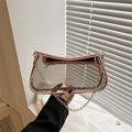 Sac à bandoulière en PVC transparent avec bordure rose et chaîne dorée chic - Rose